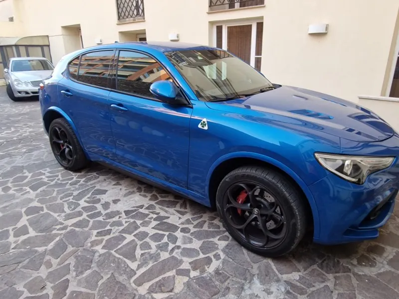 Alfa Romeo Stelvio Quadrifoglio 2.9 V6 Image 2