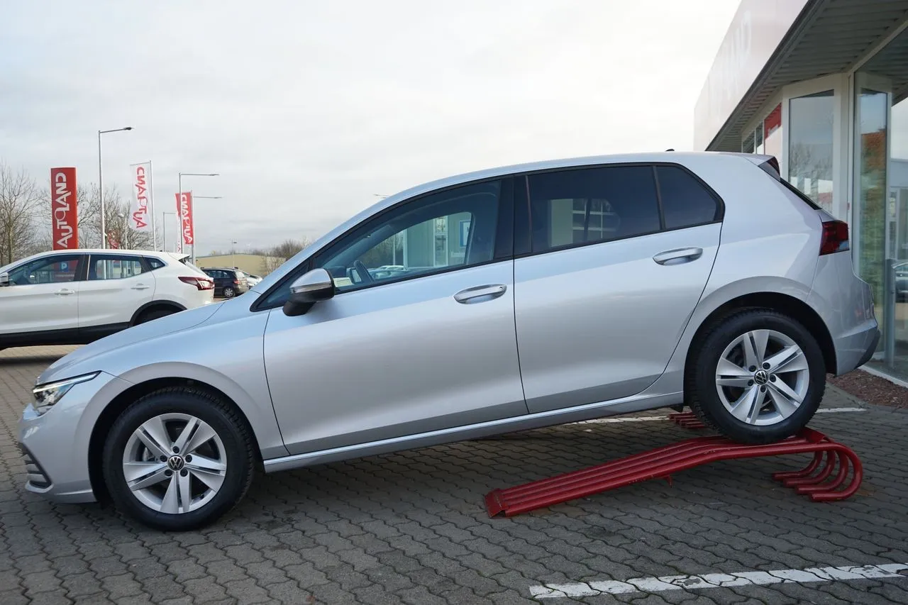 Volkswagen Golf VIII 1.5 TSI Life Navi...  Image 3